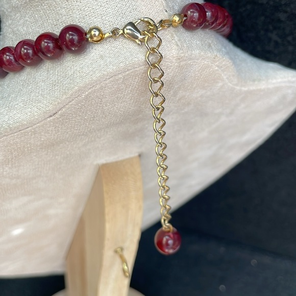 Vintage plastic necklace - Picture 3 of 3